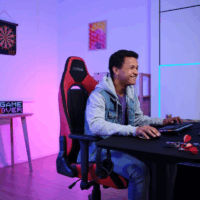 Chaise Gaming Trust Gxt 714BR Ruya Avec Accoudoirs – Rouge & Noir – 25064 Tunisie